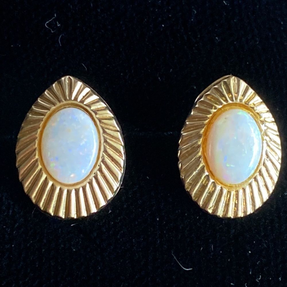 💛 Vintage 10k Yellow Gold Fan Opal Earrings